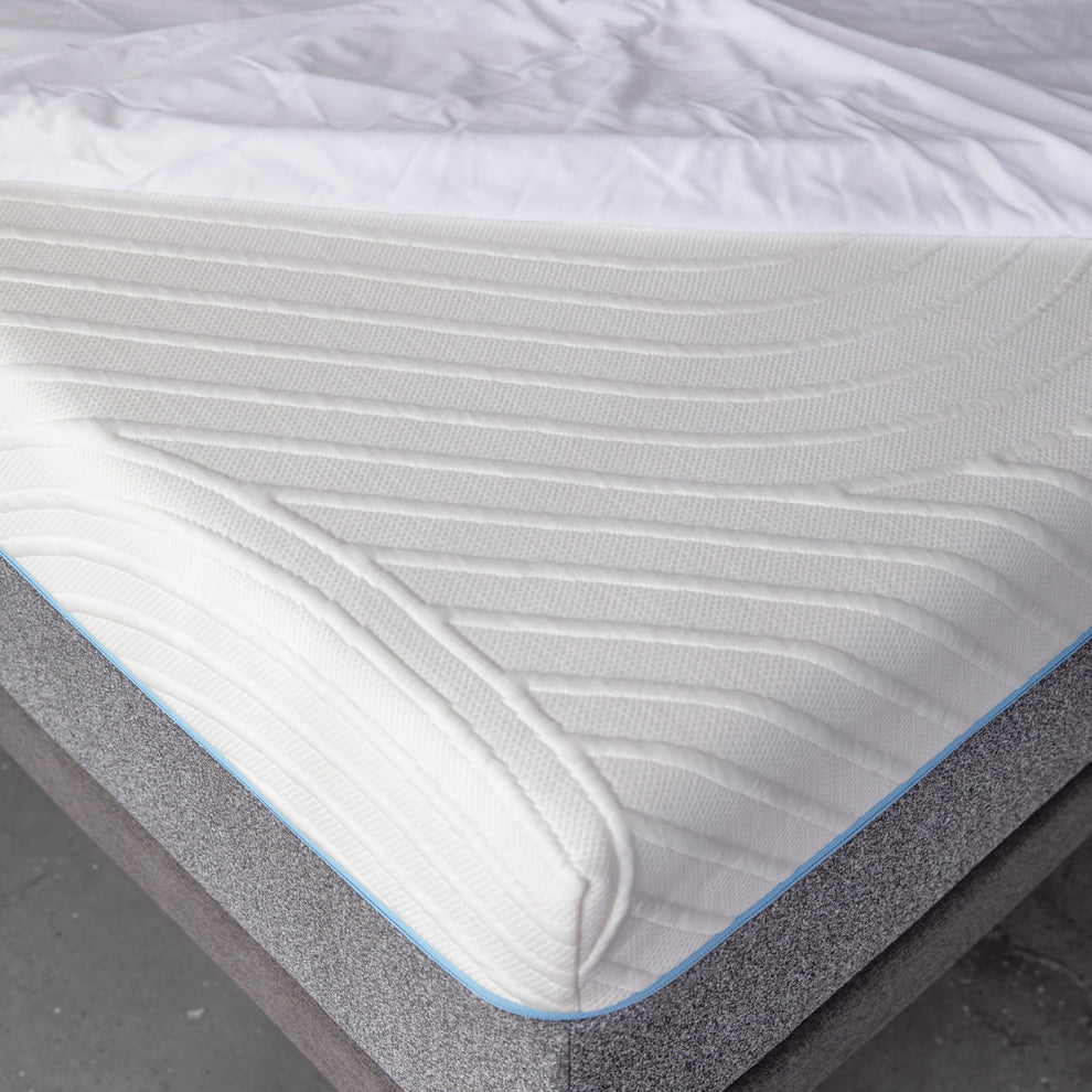 Polyester Knit Fabric Mattress Protector by MLILY